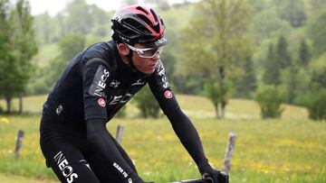 Froome, "operado con éxito" el día que puede ganar una Vuelta