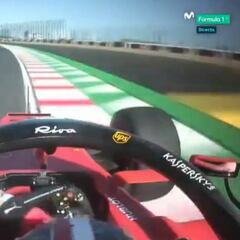 Leclerc terminó la carrera conduciendo con una mano