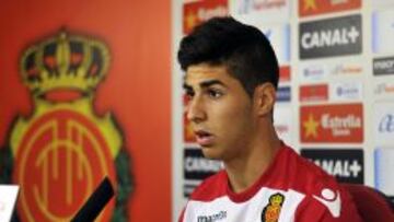 Asensio, en una rueda de prensa con el Mallorca.