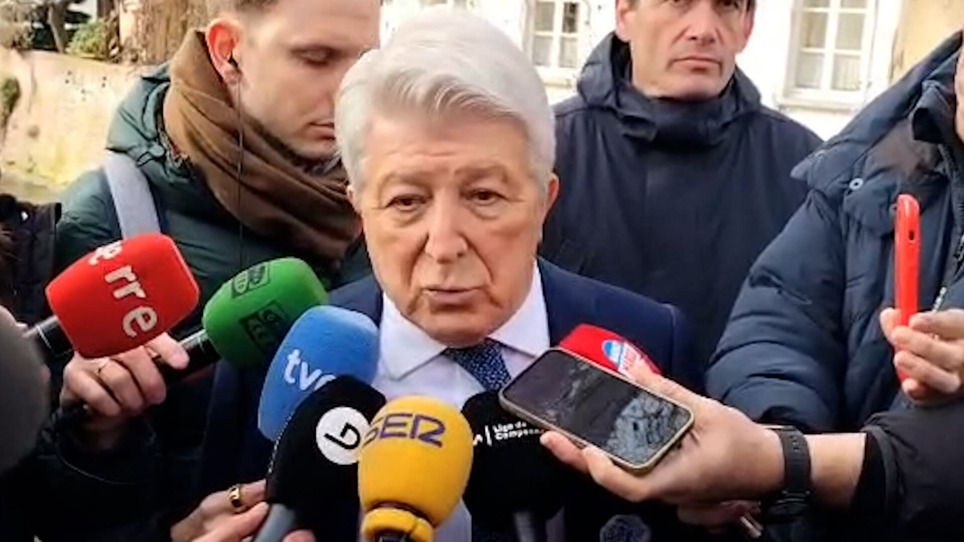 Cerezo: “Simeone puede entrenar no a nuestro equipo, al que quiera”