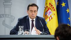 El ministro de Asuntos Exteriores, Unión Europea y Cooperación, José Manuel Albares, durante una rueda de prensa posterior a la reunión del Consejo de Ministros, a 21 de mayo de 2024, en Madrid (España). El Consejo de Ministros ha aprobado hoy la prevalencia de los convenios autonómicos sobre los estatales y sectoriales siempre que sean más beneficiosos para los trabajadores, según ha adelantado el PNV, que ha pactado la norma con el Gobierno. El acuerdo se enmarca dentro del decreto de reforma del subsidio por desempleo.
21 MAYO 2024;MADRID;GOBIERNO;CONSEJO DE MINISTROS;CONVENIOS AUTONÓMICOS
Alejandro Martínez Vélez / Europa Press
21/05/2024