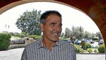 <b>CAUTELOSO. </b>Paco Herrera tendrá que seguir trabajando con otras opciones para el mediocentro.