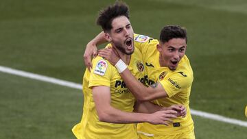 Fer Mino  of Villarreal CF (L) celebrate after scoring the 1-0 goal with his teammate Villarreal&#039;s  Yeremy (R)   during Spanish La Liga match between Villarreal cf   cf and Levante UD at  La Ceramica   stadium. In Villarreal   on January  2, 2021.