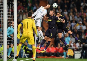 Cristiano Ronaldo y Toby Alderweireld.