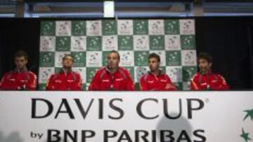 EL EQUIPO. De izda. a dcha.: Albert Ramos (51º), García López (82º), Granollers (34º) y Marc López (3º en dobles) harán frente a Raonic (15º), Pospisil (131º), Dancevic (166º) y Nestor (4º en dobles).