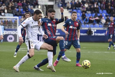 Aprobados y suspensos del Ceuta: polémica expulsión de Marcos Fernández 