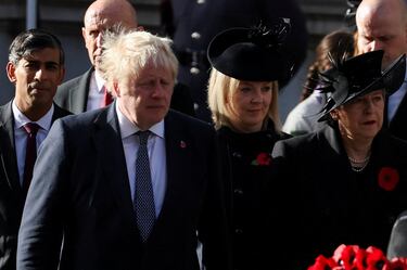 Rishi Sunak, Liz Truss, Boris Johnson y Theresa May durante la ceremonia anual del Domingo del Recuerdo en el Cenotafio de Whitehall, en Londres.