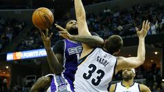 Marc Gasol con DeMarcus Cousins.