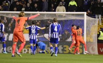0-1. Messi celebró el primer tanto.