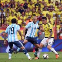 Mascherano suma su segunda amarilla y no jugará ante Chile