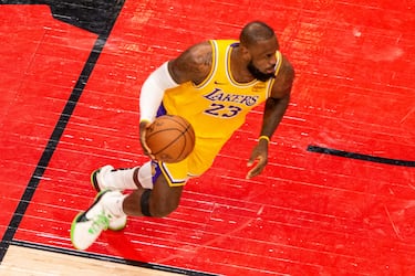 From Steph Curry to Lebron James: The NBA stars who endorse Kamala Harris