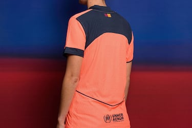 La pieza recuerda el pasado con la mirada puesta en el futuro, porque el espíritu de aquel histórico sextete inspira a los hombres de Flick y marca el rumbo de una temporada 2025/2026 que promete mucho en el ámbito deportivo. Unas aspiraciones que vienen impulsadas por las ganas de ganar de un equipo joven que encuentra en una afición entregada el mejor aliento para llegar a la cima.