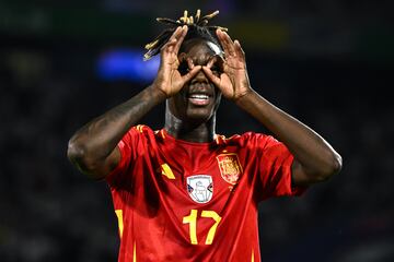 Nico Willimas celebra un tanto durante el duelo de la selección española ante Georgia.