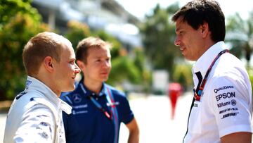 Valtteri Bottas y Toto Wolff en Malasia 2016.