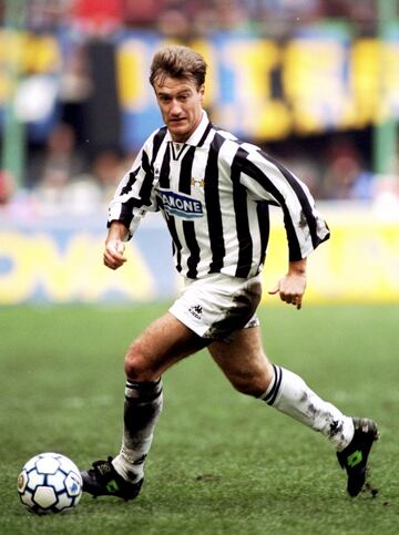 Llegó al equipo italiano en 1994 procedente del Olympique de Marsella. Jugó hasta 1999. 