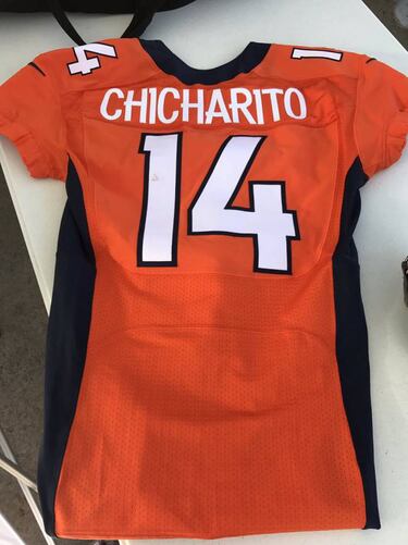 Javier "Chicharito" Hernández disfrutó con los Denver Broncos