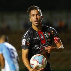 "Me sacó del fútbol amateur": el 'ahijado' de Almeyda que brilla en Chile