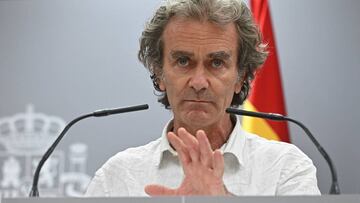 El director del Centro de Coordinación de Alertas y Emergencias Sanitarias, Fernando Simón, comparece en rueda de prensa para dar cuenta de los últimos datos de la pandemia de coronavirus en España.