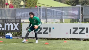 Guillermo Ochoa ya reportó en el CAR para el juego contra Jamaica