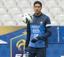 Deschamps ensayó ayer con Varane como titular en Francia
