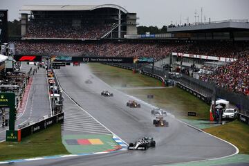 Lewis Hamilton hizo una estupenda salida de carrera y cogió ventaja respecto al resto de pilotos.