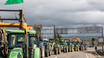 Carreteras cortadas por las huelgas y protestas de los agricultores hoy, 10 de febrero: consulta el mapa de la DGT