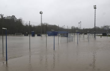 El Real Oviedo no ha podido entrenarse hoy en El Requexón debido a las inundaciones en la ciudad deportiva causadas por las continuas lluvias de estos días en Asturias.