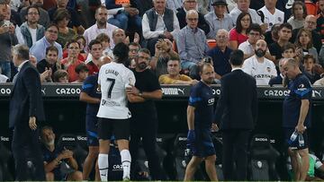 Cavani se marcha lesionado.