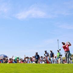 How much money would pro golfers make playing the LIV Golf Invitational Series?