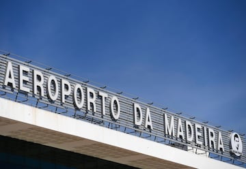 Cristiano, muy feliz en el aeropuerto de Madeira