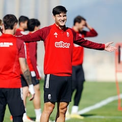 Insua y Rubio apuntan al centro de la zaga