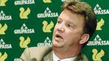 <B>CESIÓN.</b> El holandés ha asegurado que pidió "una cláusula para cederle; tras un año parado, debe demostrar nivel.