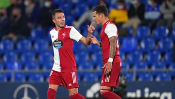 Iago Aspas y Santi Mina celebran el segundo tanto del Celta en el Coliseum Alfonso P&eacute;rez contra el Getafe. 