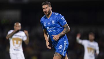 Gignac durante un partido contra los Pumas.