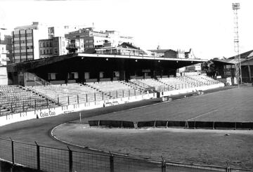 Aquel Riazor, inaugurado bajo la presidencia de Aurelio Ruenes Blanco, tenía un claro diseño clásico con columnatas, puertas olímpicas y pista de atletismo de seis calles. 