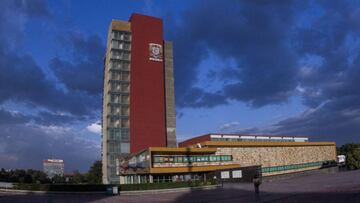 La torre de rector&iacute;a de la UNAM. 