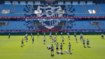 La selección española de fútbol se ha entrenado en La Rosaleda antes del encuentro frente a la República Checa.