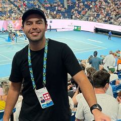 El chileno que trabaja en el Australian Open: "Compartí con Stefanos Tsitsipas; fue un lujo"