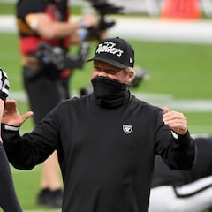 Jon Gruden habló con jugadores que no usaron máscara en evento de Darren Waller