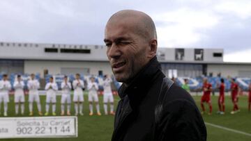 Zidane, antes del encuentro que el Castilla jug&oacute; ante el Real Uni&oacute;n en 2014.