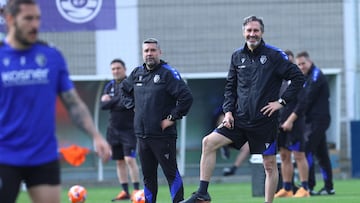 Vicente Moreno durante el entrenamiento de esta mañana.