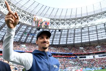 Zlatan Ibrahimovic, invitado de lujo, se ha dejado ver minutos antes del comienzo del partido.