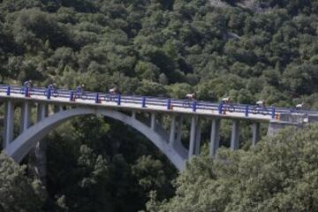 El pelot¨®n durante la 16? etapa de la Vuelta Ciclista a Espa?a 2016.