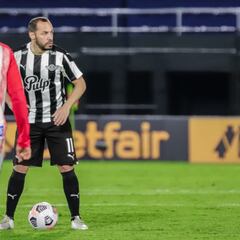 Díaz se confiesa: jugar en Colo Colo o la UC y un duro dardo a Rueda