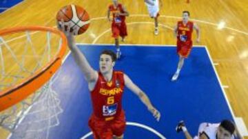 López-Arostegui deja una bandeja.