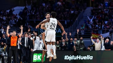 Campazzo y Feliz celebran una acción del Real Madrid en la victoria ante la Virtus Bolonia.