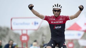 Alberto Contador ha ganado en la ascensi&oacute;n al Angliru con 35&quot; de margen sobre Zakarin, y consigue el cuarto puesto de la general.