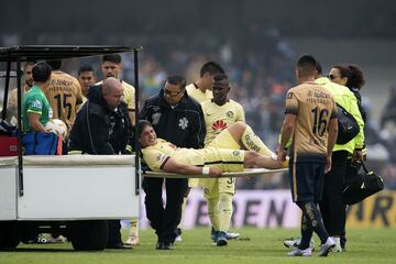 En la vuelta de las semifinales del Apertura 2015, el mediocampista del América estrelló su pierna con Javier Cortés. Sufrió fractura de tibia y peroné y estuvo fuera de actividad seis meses. 