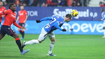 El delantero del equipo vitoriano no falla. Tanto si sale de revulsivo como desde el once titular, el olfato goleador no le falla. Ante Osasuna hizo un doblete