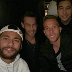 Neymar pasa el finde en Barcelona: fiesta y reencuentros con amigos